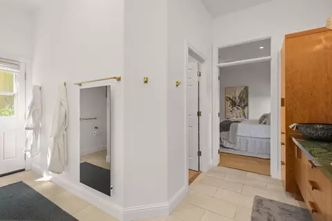 Entry Way - 2719 Western Oak Dr, Redding, CA 96002 photo 1 of 11