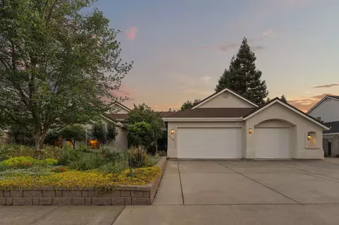 Exterior - 2719 Western Oak Dr, Redding, CA 96002 photo 35 of 41