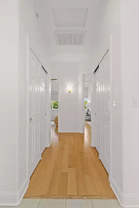 Entry Way - 2719 Western Oak Dr, Redding, CA 96002 photo 9 of 11