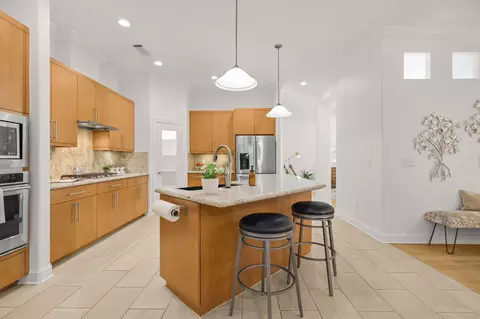 Kitchen - 2719 Western Oak Dr, Redding, CA 96002 photo 5 of 11