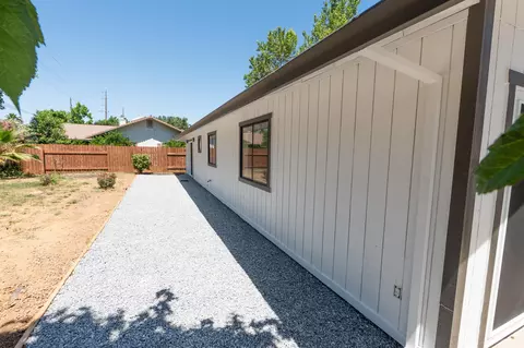 Exterior - 5826 Old Barn Way, Redding, CA 96001 photo 4 of 9