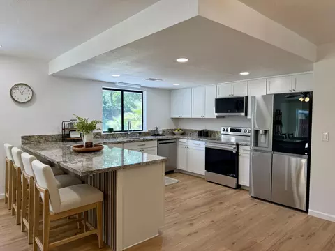 Kitchen - 5826 Old Barn Way, Redding, CA 96001 photo 1 of 8