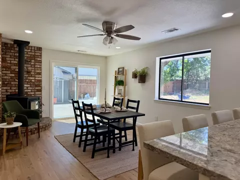 Dining - 5826 Old Barn Way, Redding, CA 96001 photo 2 of 3