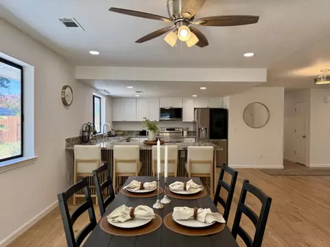 Dining - 5826 Old Barn Way, Redding, CA 96001 photo 1 of 3