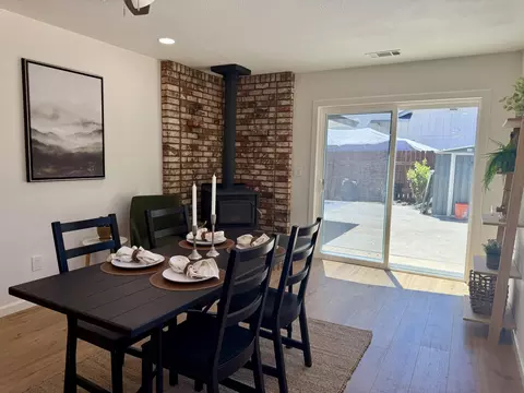 Dining - 5826 Old Barn Way, Redding, CA 96001 photo 3 of 3