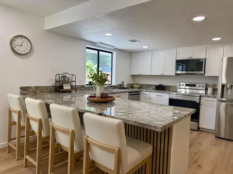 Kitchen - 5826 Old Barn Way, Redding, CA 96001 photo 3 of 8