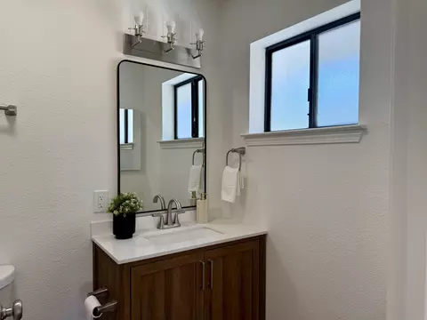 Bath - 5826 Old Barn Way, Redding, CA 96001 photo 1 of 6