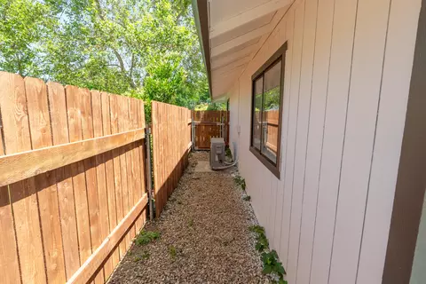 Exterior - 5826 Old Barn Way, Redding, CA 96001 photo 5 of 9