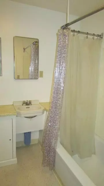 Bath - 13453 Circle Dr, Old Station, CA 96071 photo 2 of 2