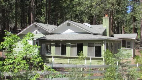 13453 Circle Dr, Old Station, CA 96071