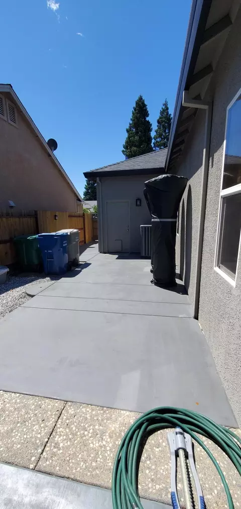 Exterior - 3008 Copper Creek Dr, Redding, CA 96002 photo 20 of 23