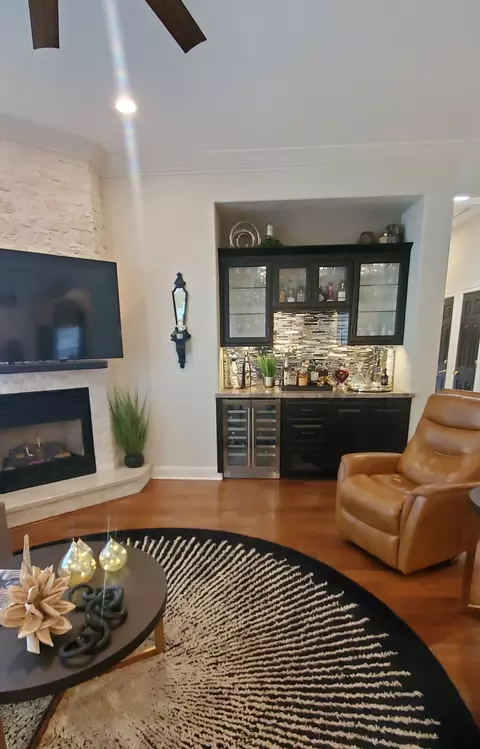 Living - 3008 Copper Creek Dr, Redding, CA 96002 photo 5 of 5
