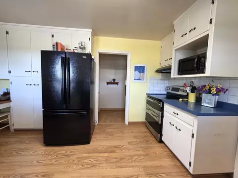 Kitchen - 23773 River Rd, Corning, CA 96021 photo 2 of 5
