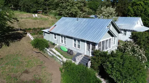 24806 Long St, Fall River Mills, CA 96028
