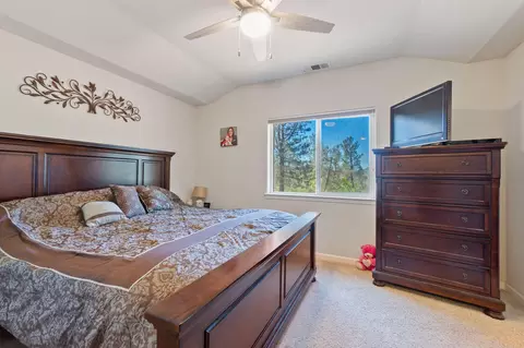 Bedroom - 7117 Pine Bluff Dr, Shingletown, CA 96088 photo 1 of 4