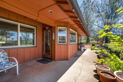 Exterior - 7117 Pine Bluff Dr, Shingletown, CA 96088 photo 8 of 25