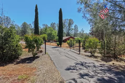 Exterior - 7117 Pine Bluff Dr, Shingletown, CA 96088 photo 21 of 25