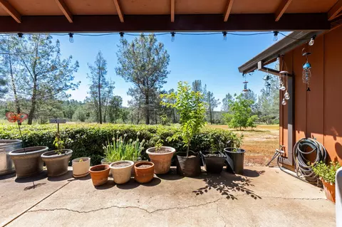 Exterior - 7117 Pine Bluff Dr, Shingletown, CA 96088 photo 6 of 25