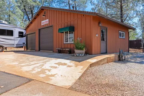 Exterior - 7117 Pine Bluff Dr, Shingletown, CA 96088 photo 17 of 25