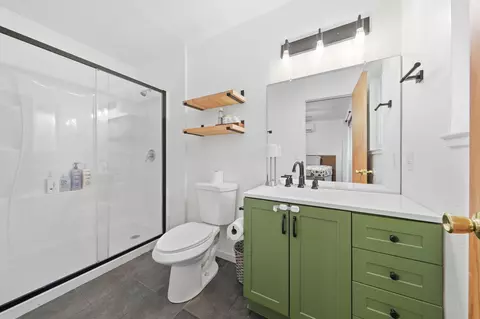 Bath - 2885 Iris St, Anderson, CA 96007 photo 2 of 2