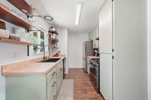 Kitchen - 2885 Iris St, Anderson, CA 96007 photo 1 of 3