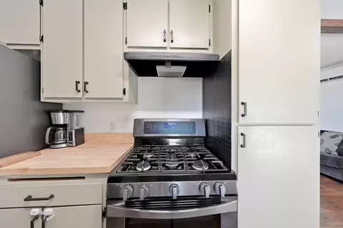 Kitchen - 2885 Iris St, Anderson, CA 96007 photo 3 of 3