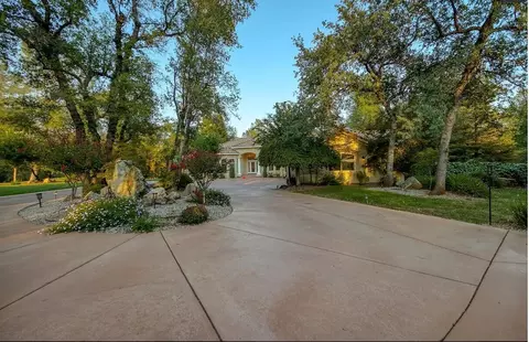 Exterior - 13497 Tierra Heights Rd, Redding, CA 96003 photo 2 of 6