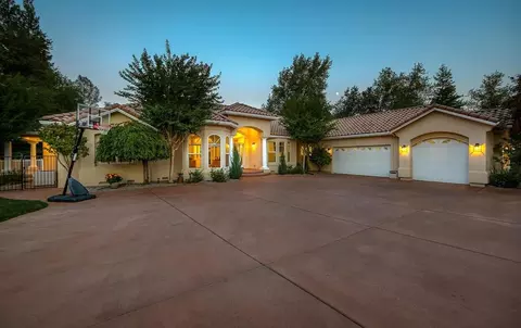 Exterior - 13497 Tierra Heights Rd, Redding, CA 96003 photo 3 of 6