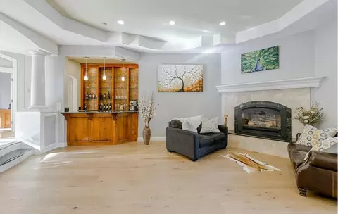 Living - 13497 Tierra Heights Rd, Redding, CA 96003 photo 3 of 4