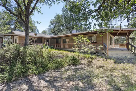 14096 Gordon Dr, Bella Vista, CA 96008