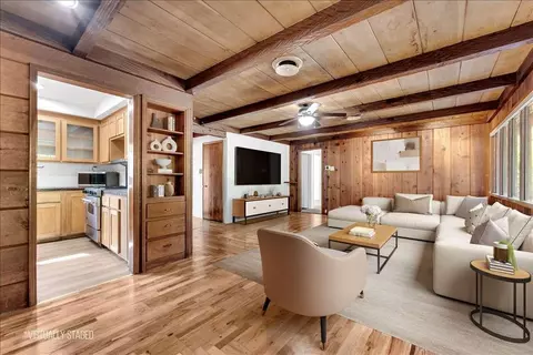 Living - 3011 Birch Way, Redding, CA 96002 photo 2 of 5