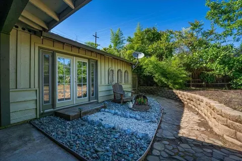 Exterior - 3011 Birch Way, Redding, CA 96002 photo 5 of 6