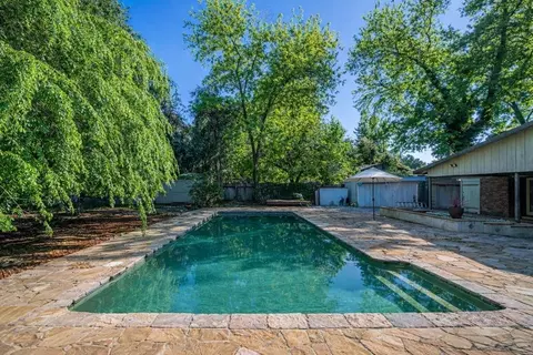 Exterior - 3011 Birch Way, Redding, CA 96002 photo 6 of 6