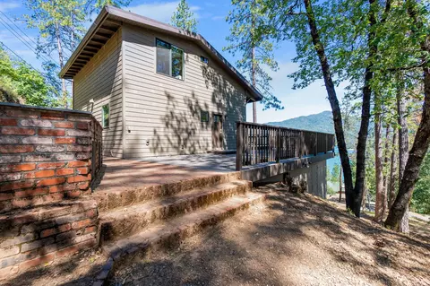 Exterior - 7992 Snowdrop Ave # 46, Redding, CA 96003 photo 9 of 16