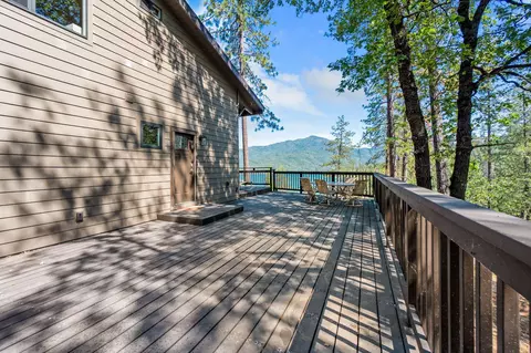 Exterior - 7992 Snowdrop Ave # 46, Redding, CA 96003 photo 7 of 16