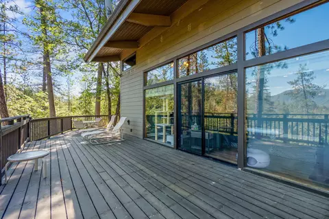 Exterior - 7992 Snowdrop Ave # 46, Redding, CA 96003 photo 4 of 16