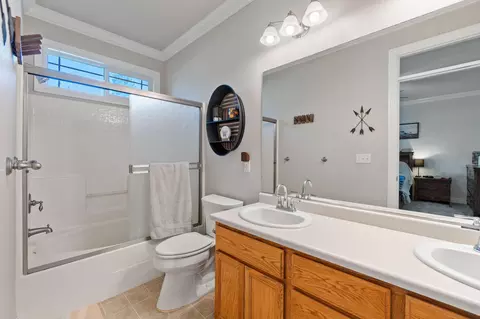 Bath - 3495 Denali St, Redding, CA 96002 photo 1 of 2