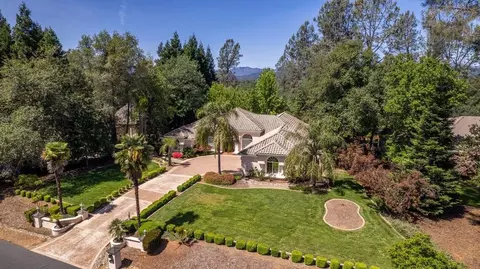 13320 Tierra Heights Rd, Redding, CA 96003