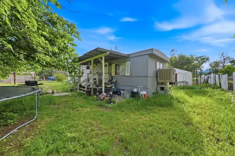 Exterior - 5679 Glory St, Redding, CA 96001 photo 15 of 21