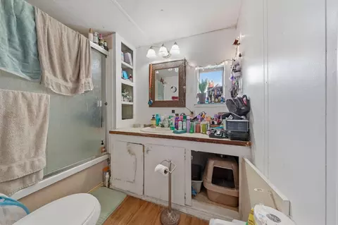 Bath - 5679 Glory St, Redding, CA 96001 photo 2 of 2