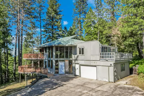 15368 Star Flower Rd, Oak Run, CA 96069