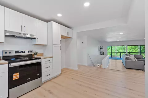 Kitchen - 1425 Pleasant St, Redding, CA 96001 photo 3 of 3