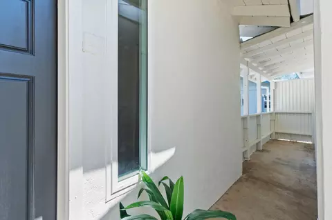 Entry Way - 1425 Pleasant St, Redding, CA 96001 photo 2 of 2
