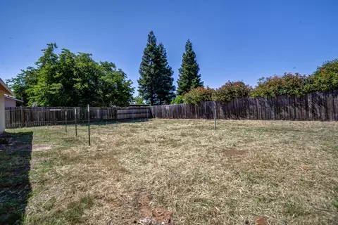 Exterior - 770 Spyglass Dr, Red Bluff, CA 96080 photo 5 of 8