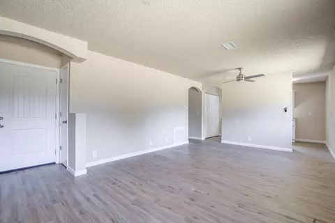 Living - 770 Spyglass Dr, Red Bluff, CA 96080 photo 2 of 4