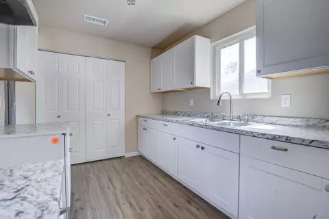 Kitchen - 770 Spyglass Dr, Red Bluff, CA 96080 photo 3 of 3
