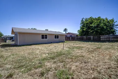 Exterior - 770 Spyglass Dr, Red Bluff, CA 96080 photo 3 of 8