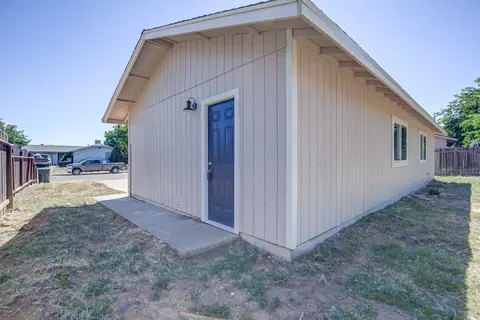 Exterior - 770 Spyglass Dr, Red Bluff, CA 96080 photo 6 of 8