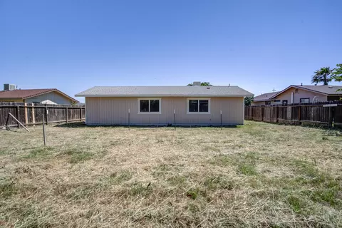 Exterior - 770 Spyglass Dr, Red Bluff, CA 96080 photo 2 of 8