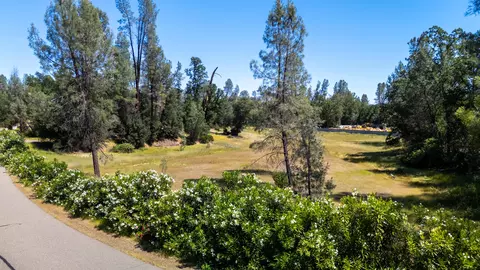 Lamb Lane, Redding, CA 96001 photo 4